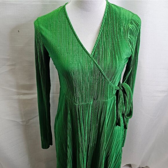 River Island Green Daywear Plisse Wrap Midi Dress Size US6 - Picture 4 of 13